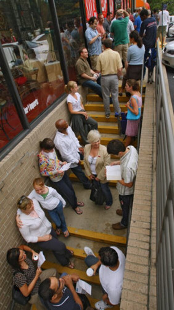 Customers line up for iPhone 3G