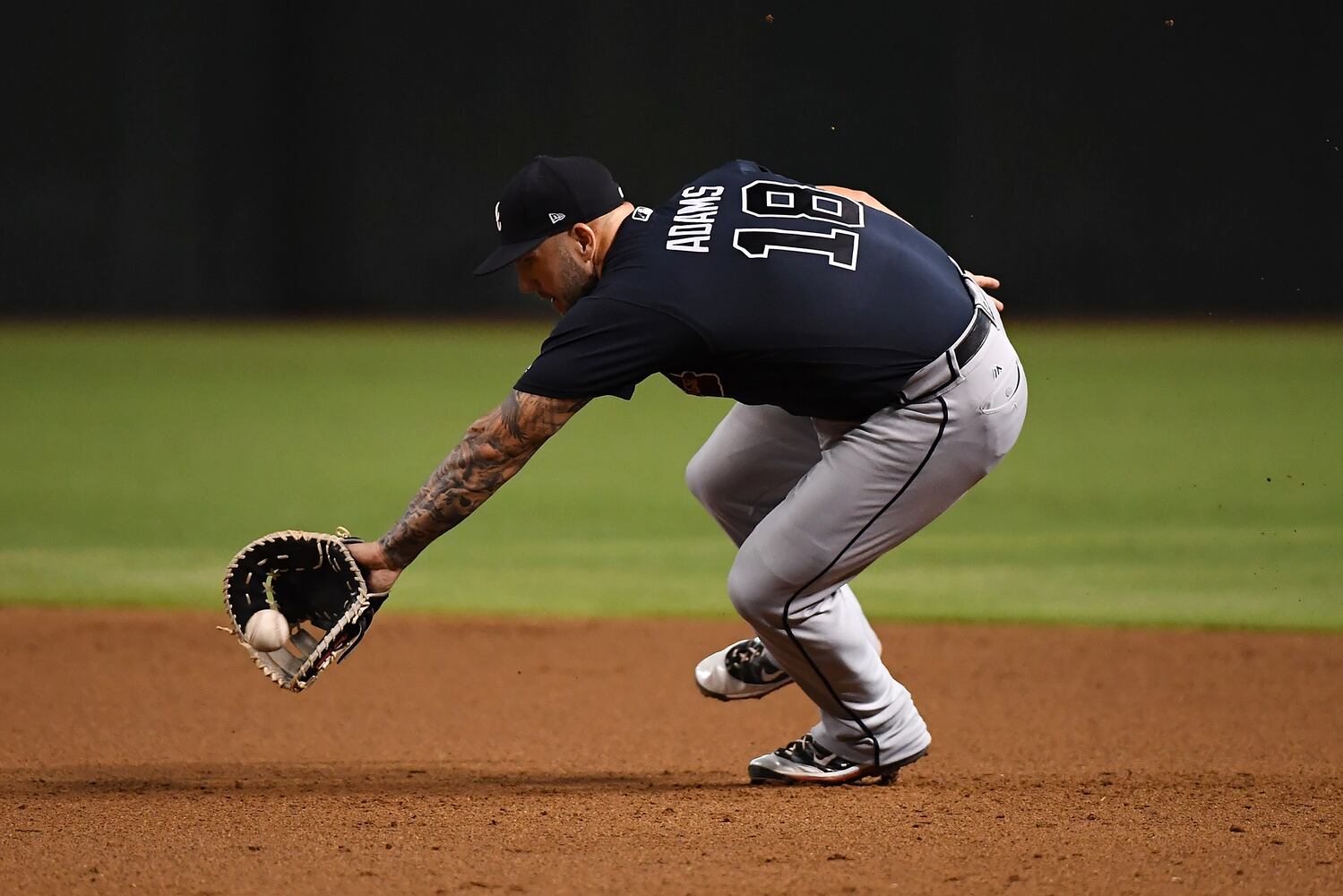 Photos: Suzuki carries Braves to win over Diamondbacks