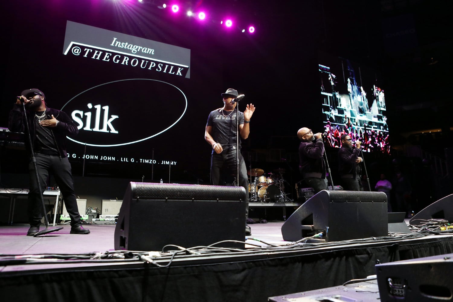 -- Silk
The Atlanta R&B Music Experience-Holiday Edition, entertained a large crowd on Sunday, December 4, 2022 at State Farm Arena. Featured acts included Xscape, Bobby Brown, 112, Silk, El Debarge and others.
Robb Cohen for the Atlanta Journal-Constitution