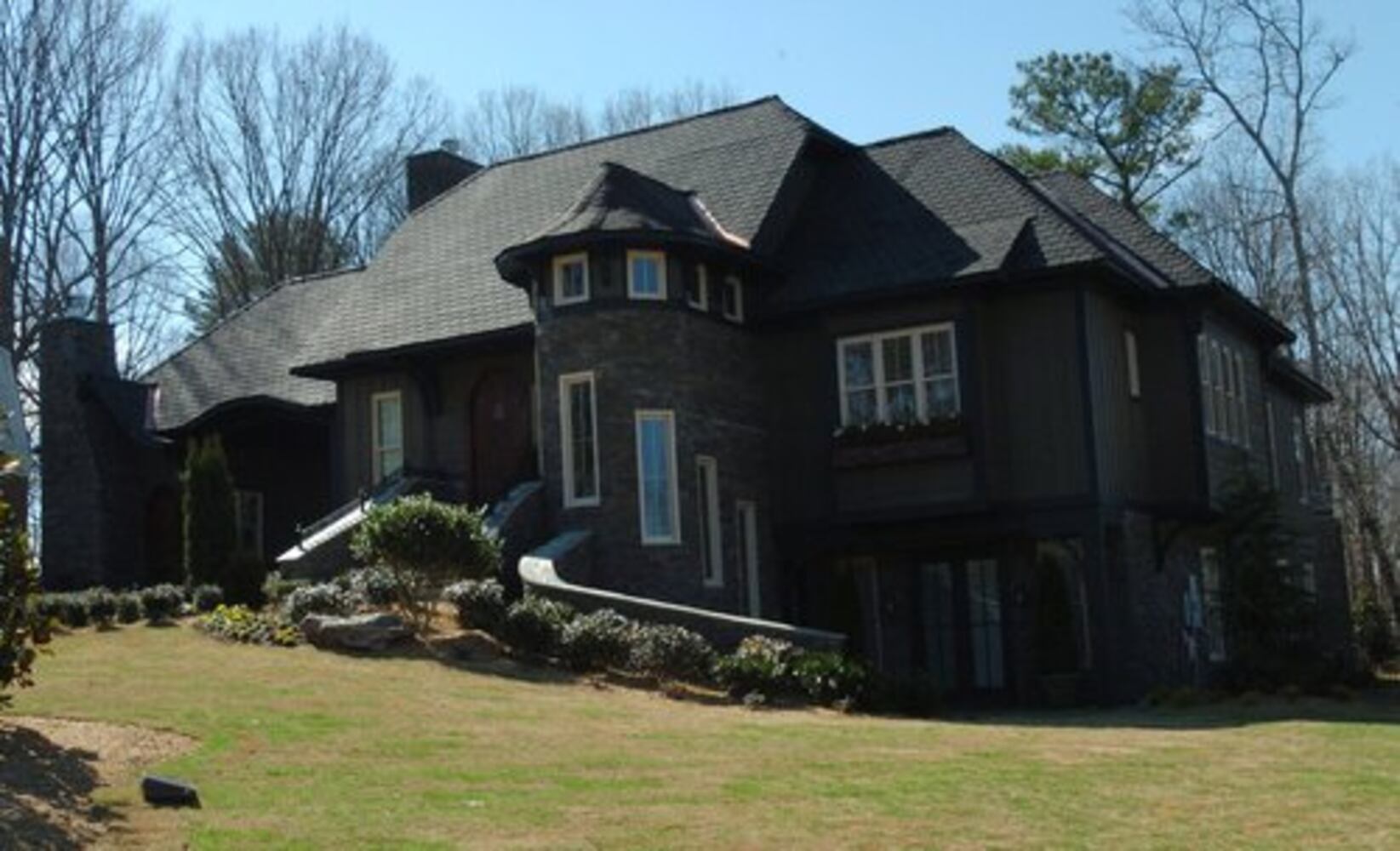 Extreme Makeover' house escapes foreclosure