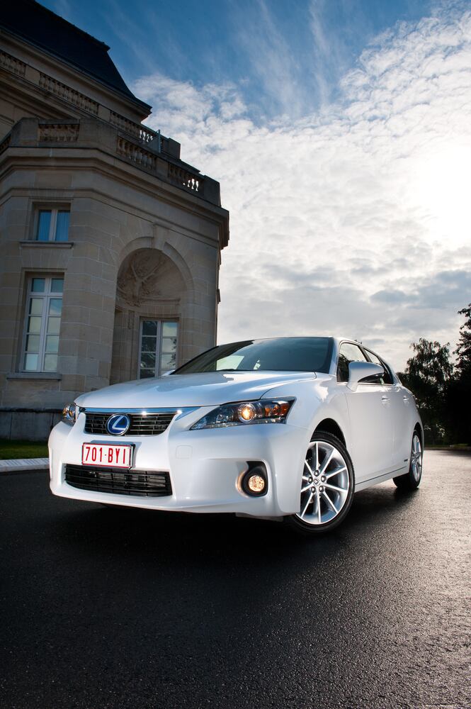 Lexus CT 200h - 42 mpg