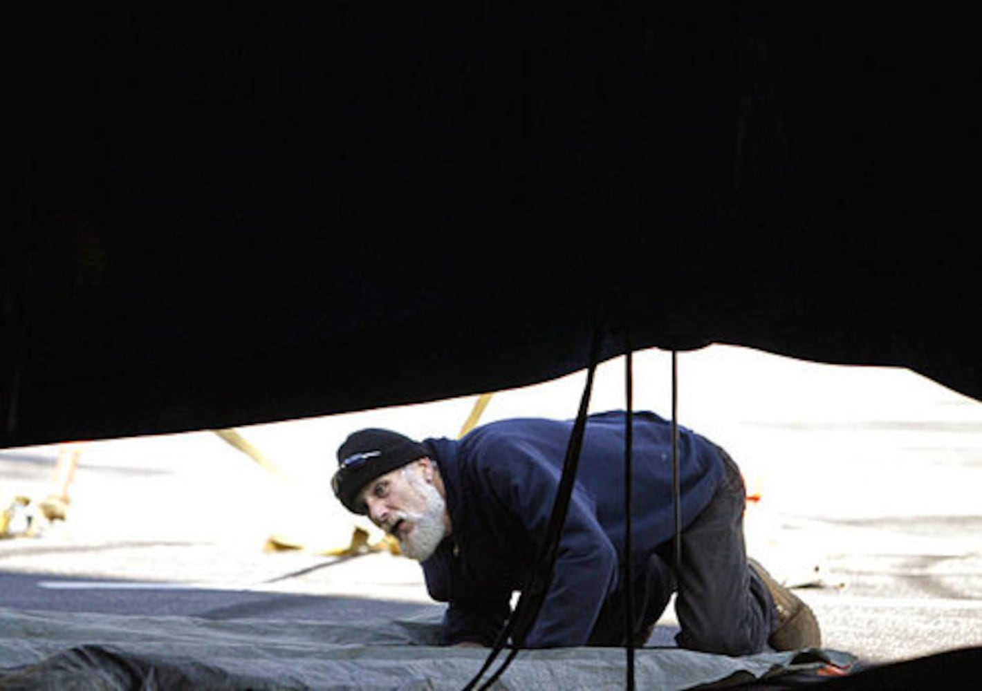 Big Apple Circus: Raising of the tent