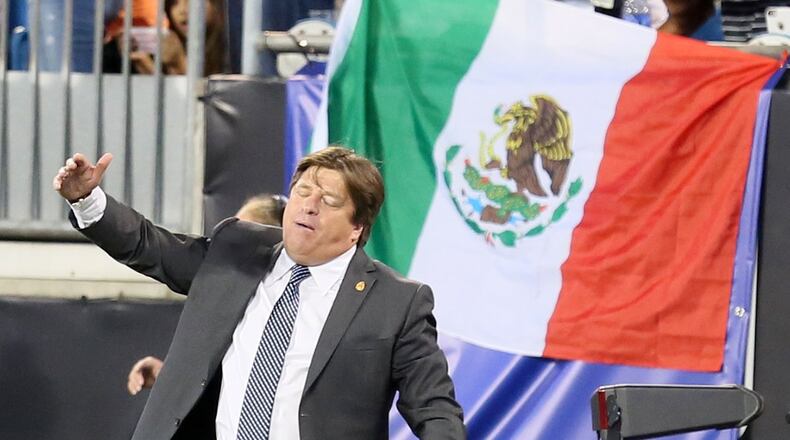 DEJA EL CARGO. Miguel 'El Piojo' Herrera deja desde este momento de ser el director técnico de 'El Tri'. Sus agresiones con tra el comentarista de Televisión Azteca fue la gota que derramó el vaso.