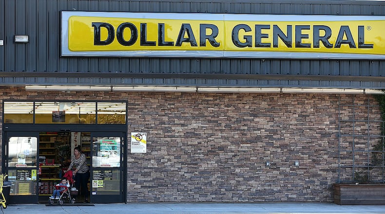 Cobb County police are looking for gunman who robbed a Dollar General in Mableton.