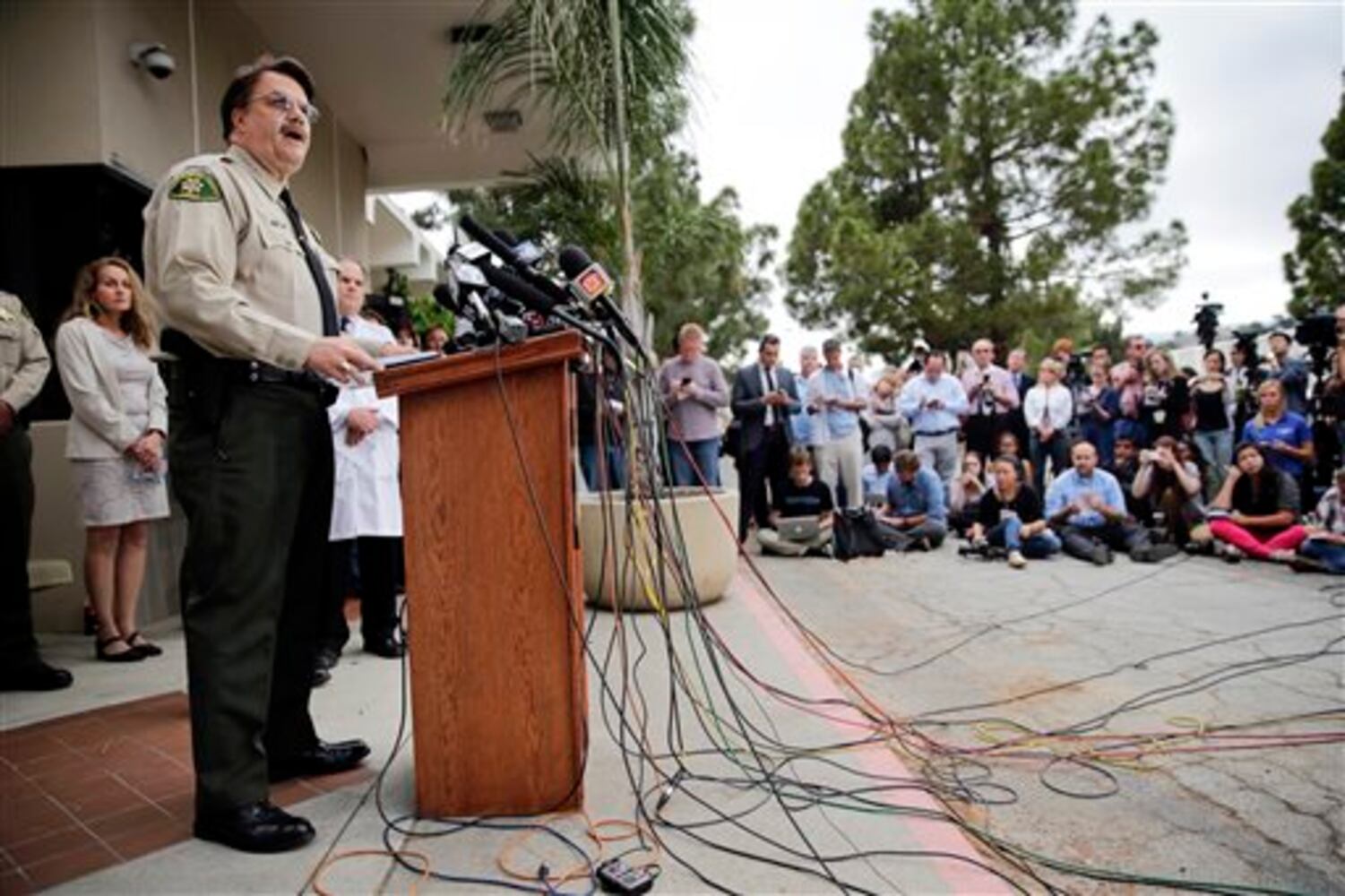 7 dead in drive-by shooting near UC Santa Barbara