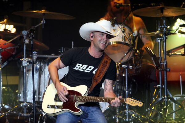 Justin Moore opened for Brantley Gilbert Friday, Aug. 26, 2016 at Lakewood Amphitheatre in Atlanta. / Robb Cohen Photography & Video /www.RobbsPhotos.com
