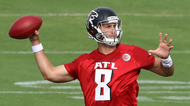 081520 Flowery Branch: Atlanta Falcons backup quarterback Matt Schaub completes a pass during training camp on Saturday, August 15, 2020 in Flowery Branch.    Curtis Compton ccompton@ajc.com