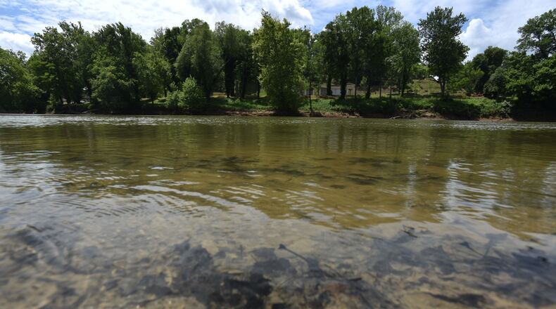 The Coosa River downstream from a Georgia Power plant near Rome could be affected by the Trump administration’s decision to delay Obama-era wastewater rules for coal-fired power plants, say environmentalists. Photo: HYOSUB SHIN / HSHIN@AJC.COM