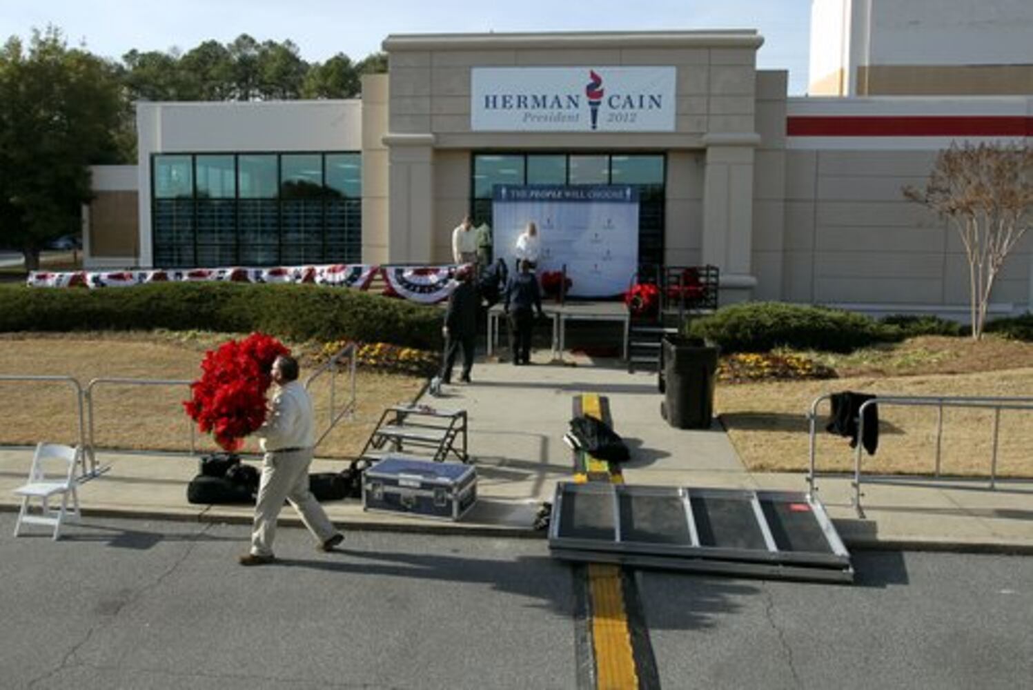 Herman Cain suspends presidential campaign