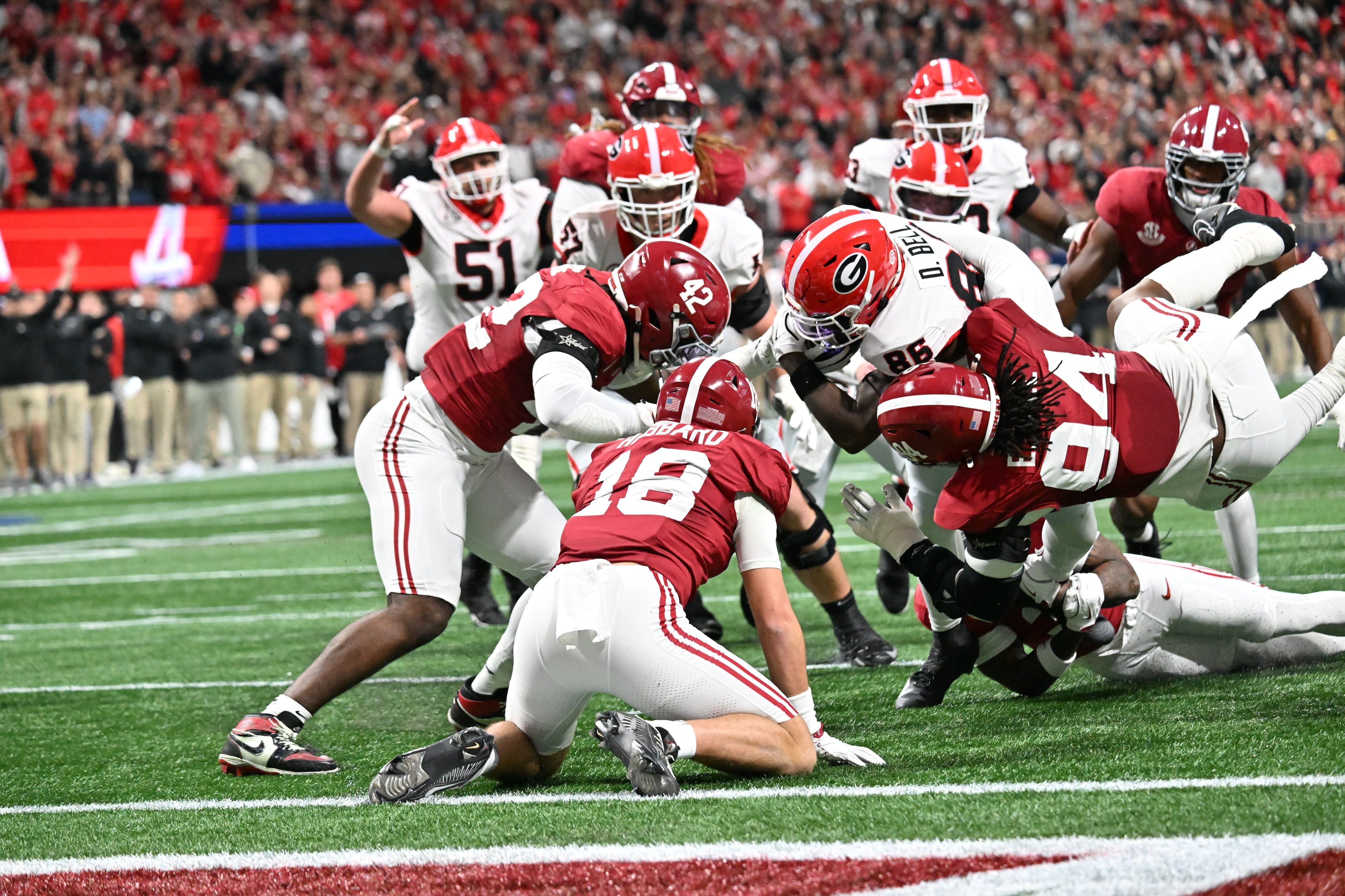 during the SEC Championship Game at Mercedes-Benz Stadium, Saturday, Dec. 6, 2025, in Atlanta. (Hyosub Shin / AJC)