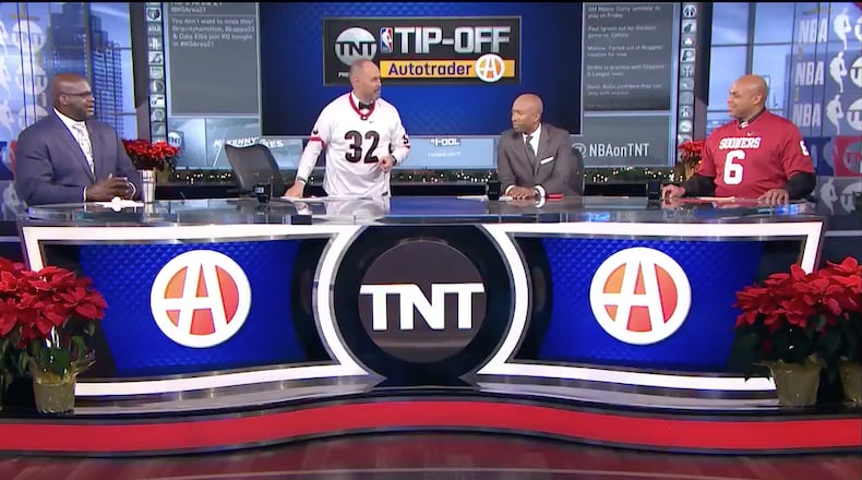Ernie Johnson supported Georgia while Charles Barkley supported Oklahoma during Thursday's "TNT Halftime Report" on Dec. 28, 2017.