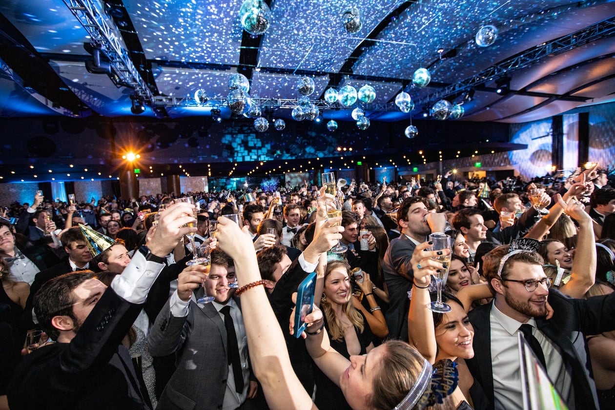 The Georgia Aquarium New Year’s Eve party offers aquatic views, live music, gourmet food and a premium open bar. Courtesy of Georgia Aquarium/Addison Hill