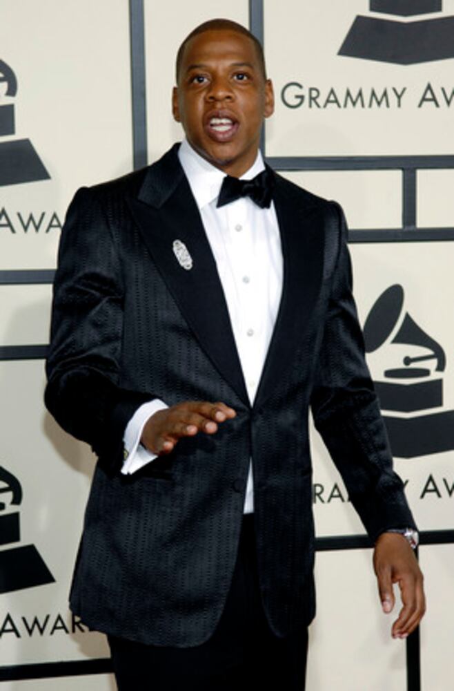 Music stars begin arriving at Grammy Awards