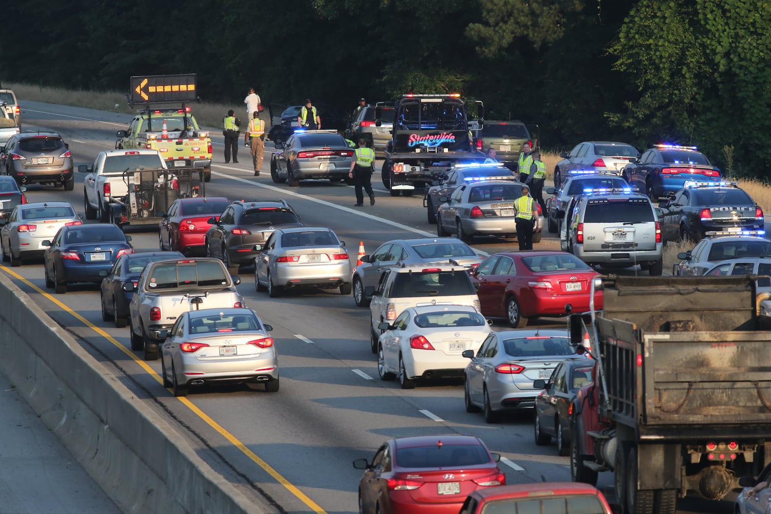 Police chase ends in 7-car crash on I-20