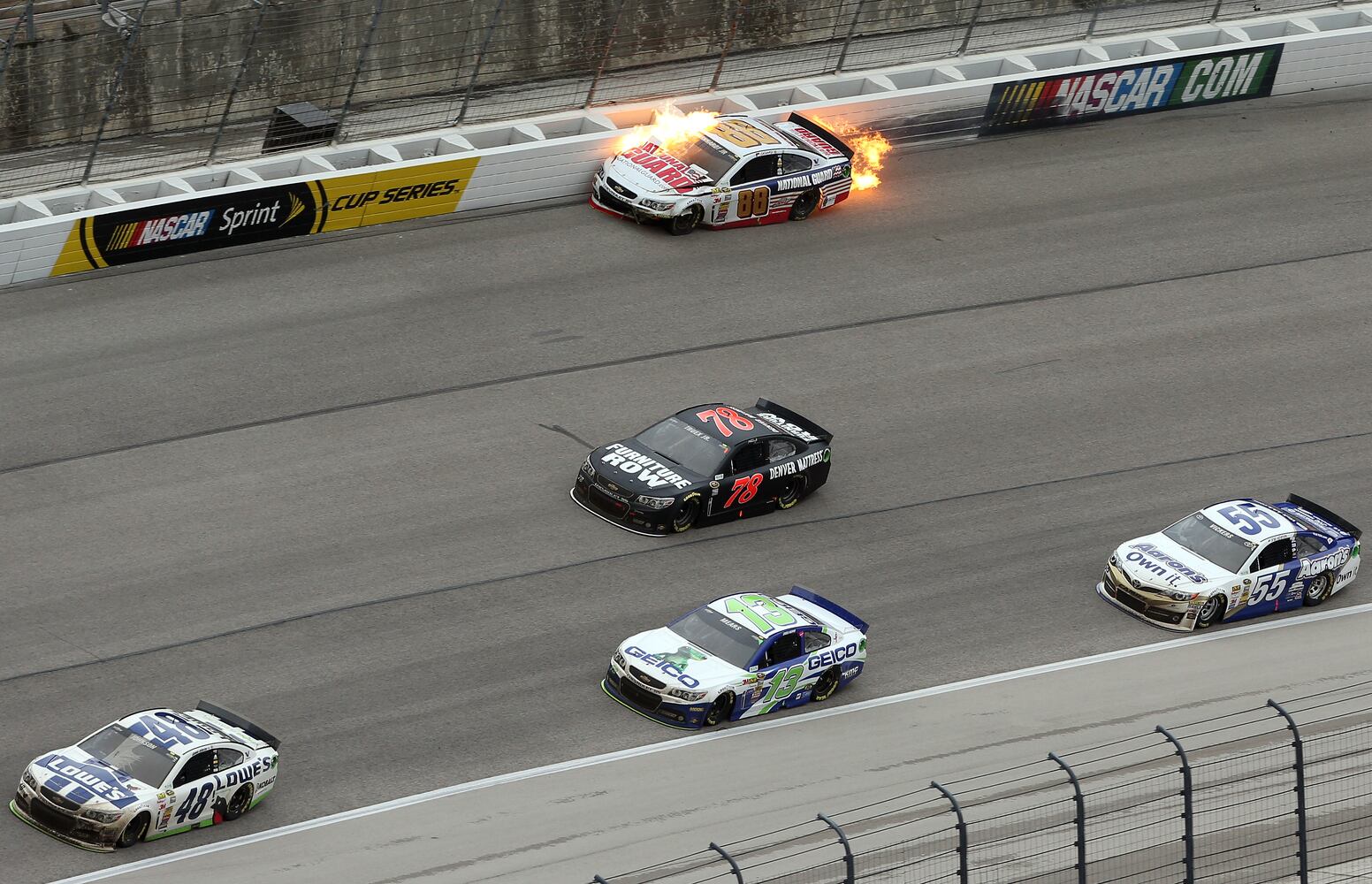 Earnhardt Jr. finishes last after crash