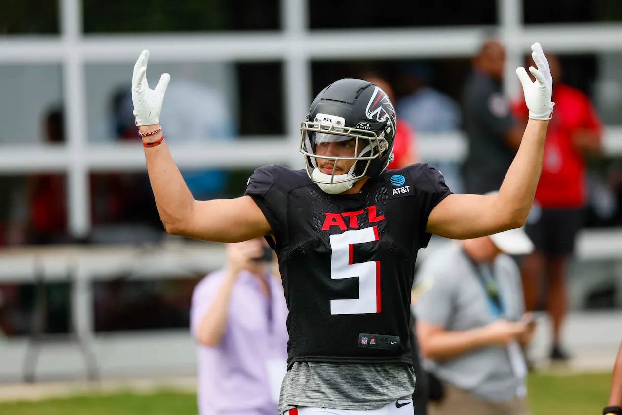 Falcons wide receiver Drake London’s new deal makes him the third highest-paid receiver in the NFL. While he hasn’t made a Pro Bowl or received any All-Pro recognition, his numbers are worthy of a lofty payday. (Miguel Martinez/AJC 2025)