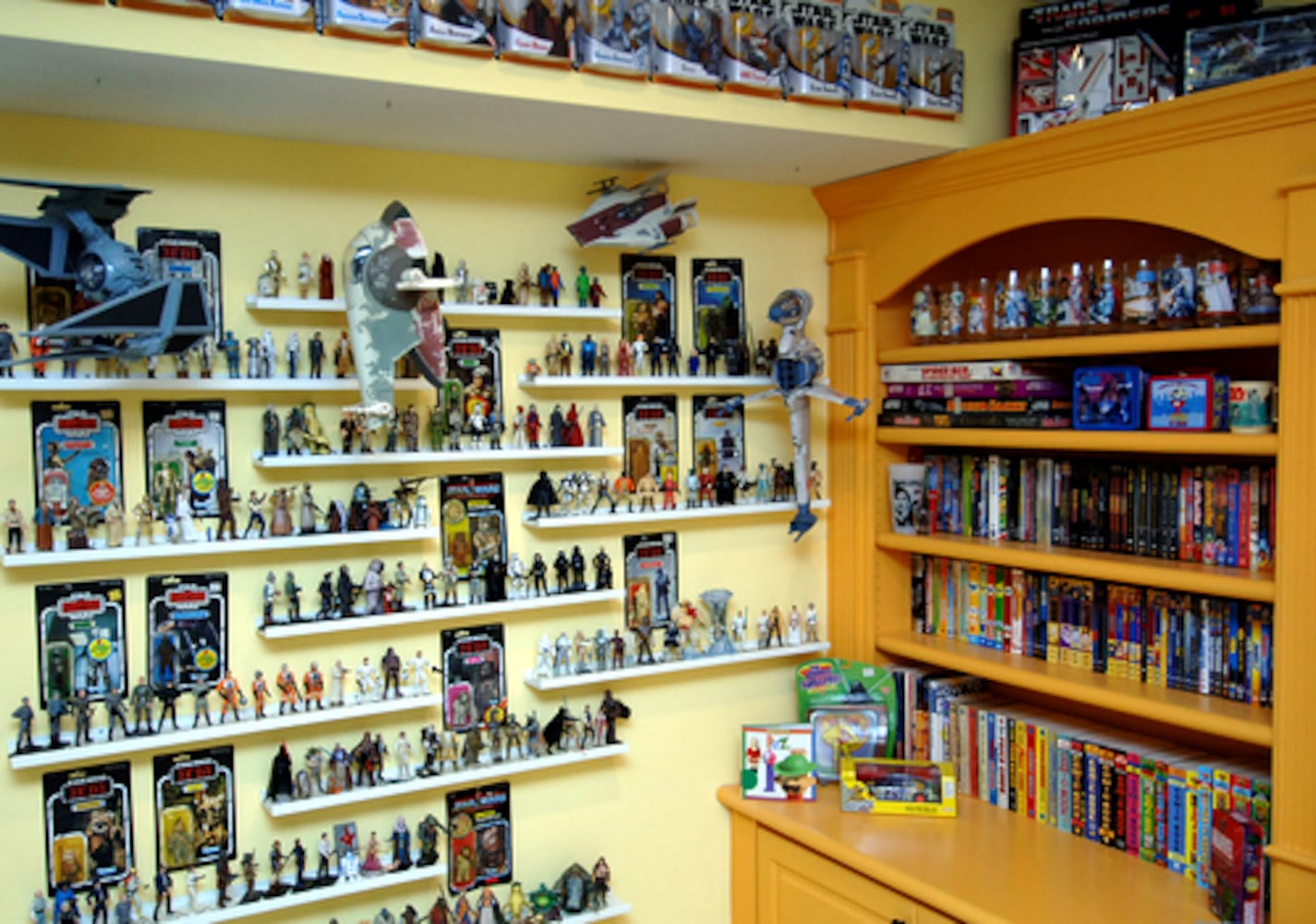 Comic books, entertaining define Smyrna home