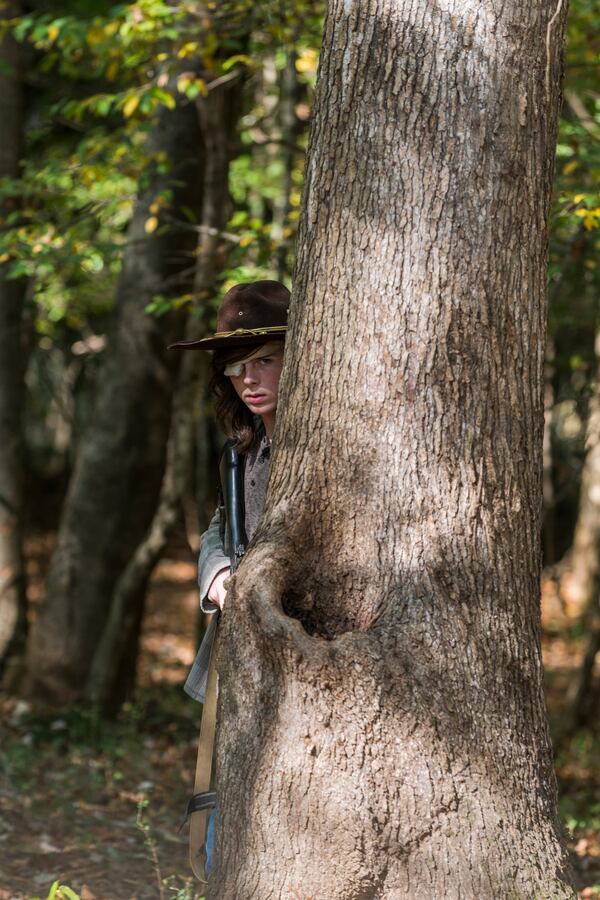  Chandler Riggs as Carl Grimes - The Walking Dead _ Season 7, Episode 15 - Photo Credit: Gene Page/AMC
