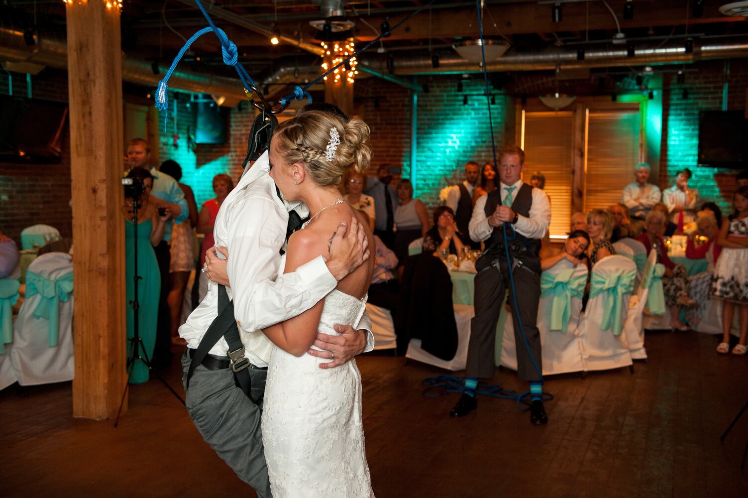 Paraplegic veteran surprises bride by standing for first dance