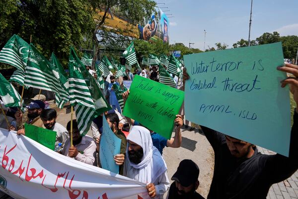 Supporters of the Pakistan Murkazi Muslim League party take part in a demonstration against the suspension of water-sharing treaty by India with Pakistan, in Islamabad, Pakistan Thursday, April 24, 2025. (AP Photo/Anjum Naveed)