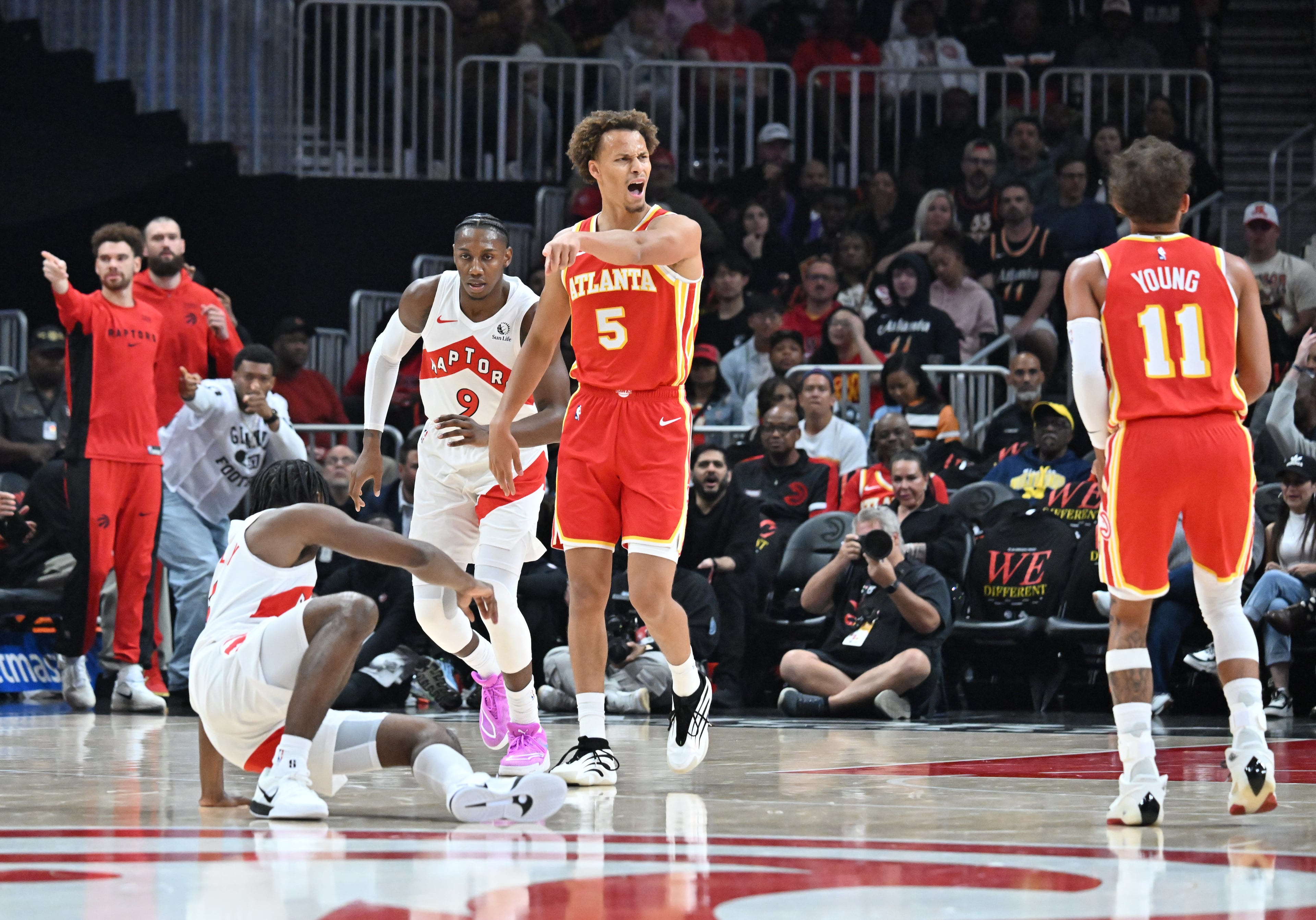 Atlanta Hawks guard Dyson Daniels (5) reacts during the first half in the home opener at State Farm Arena, Thursday, October 22, 2025, in Atlanta. (Hyosub Shin / AJC)