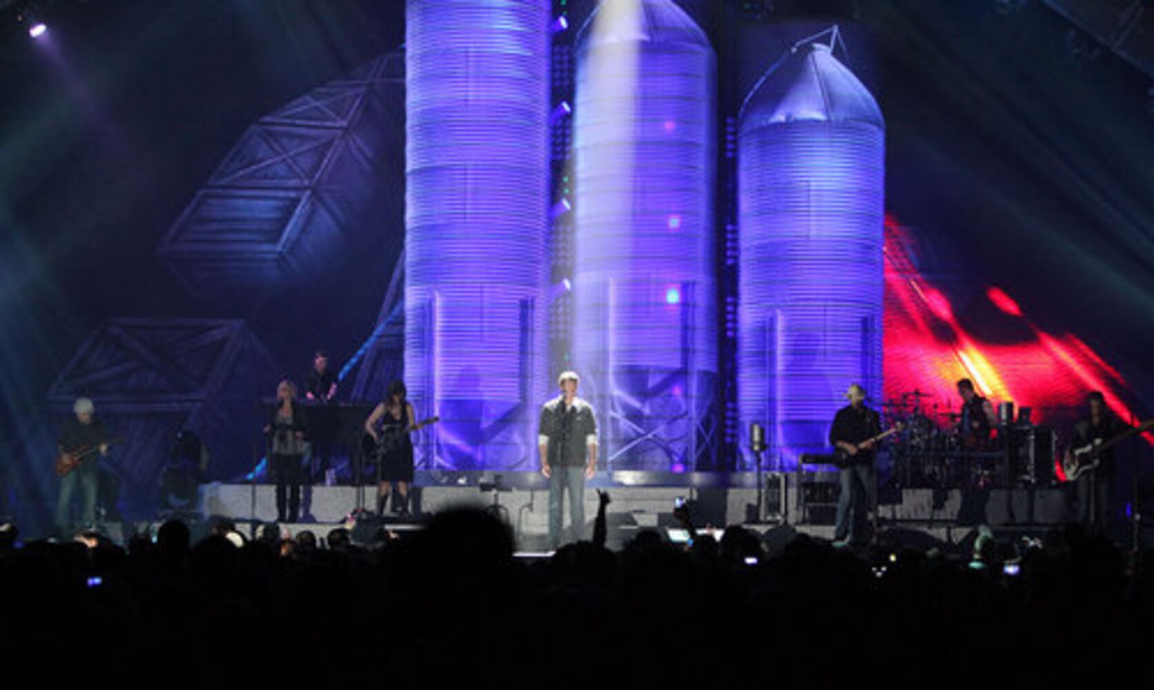 Blake Shelton rocks Gwinnett
