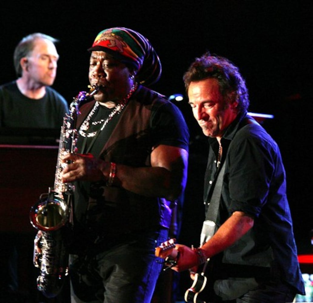 Springsteen fans get preview of tour