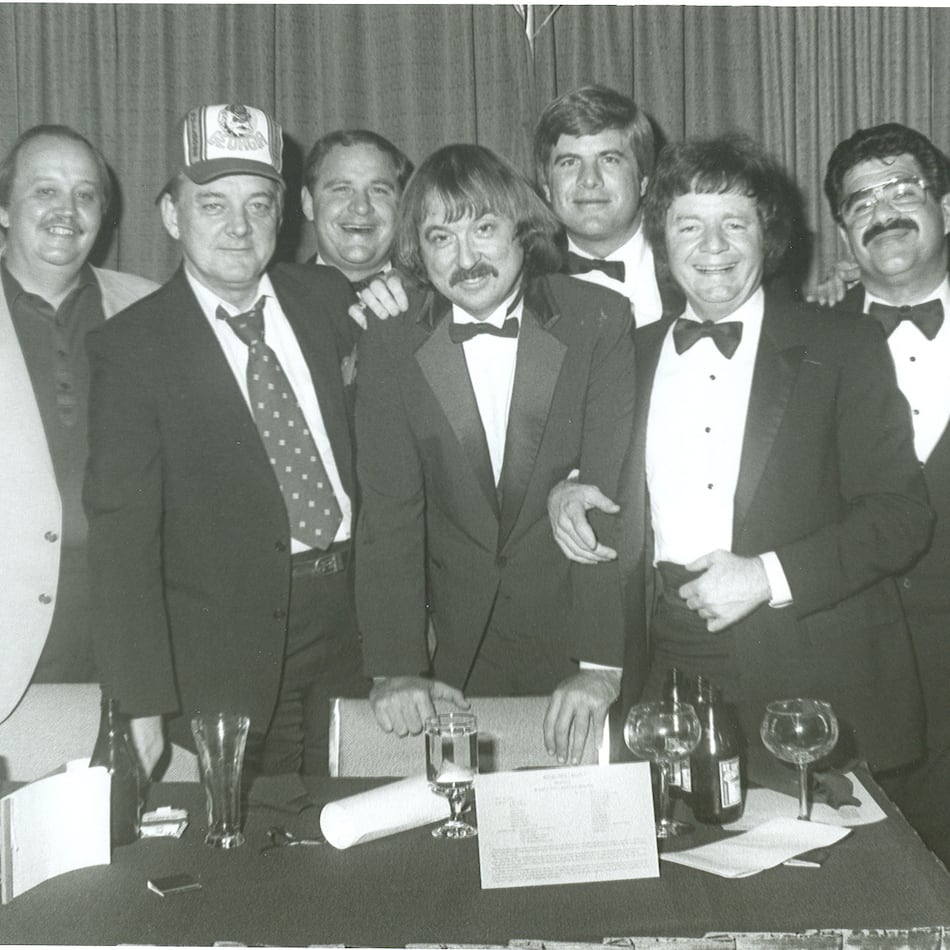 Ron Hudspeth (fourth from left) at a special roast for him at the Atlanta Athletic Club in 1984 with many friends including Ludlow Porch, Red Neckerson, Norm Cates, Harmon Wages, Pete the Northside Barkeep, Art Leo and Skinny Bobby Harper. MATTHEW ARPINO