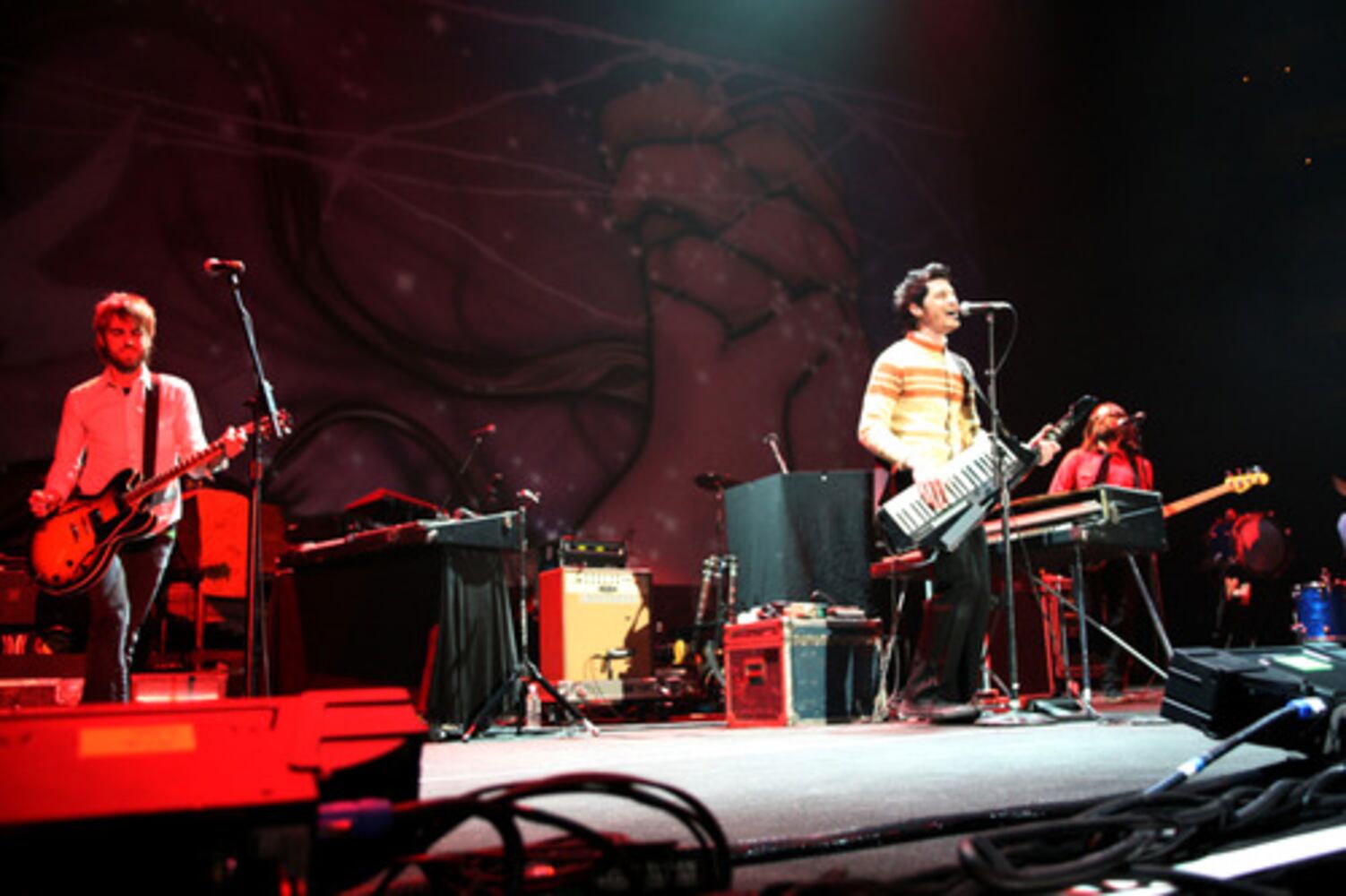 Matchbox Twenty, Alanis Morissette and Mute Math fill Philips