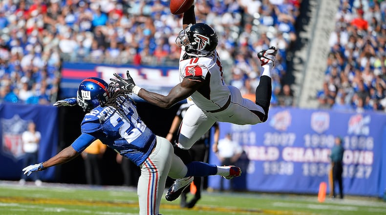 Julio Jones of the Atlanta Falcons makes a first down reception in the fourth quarter Sunday. The Falcons defeated the New York Giants 24-20. (Photo by Alex Goodlett/Getty Images)