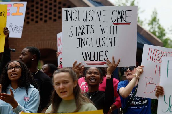 Students rally outside the Morehouse School of Medicine. (Miguel Martinez/AJC)