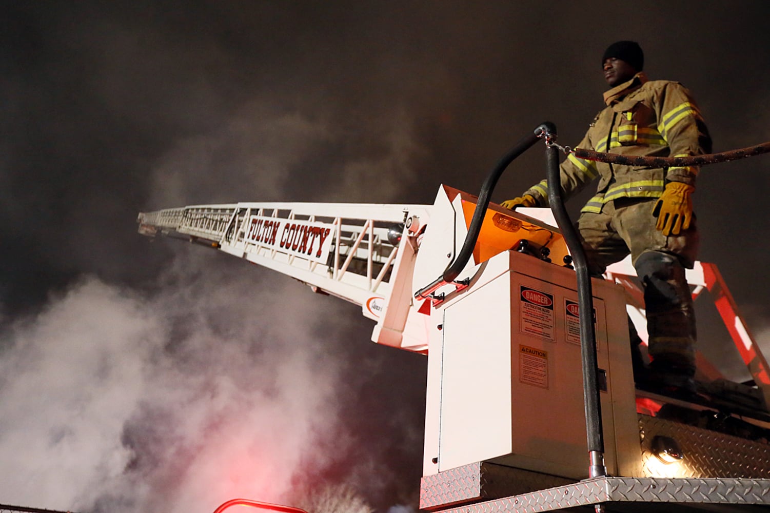 Fire destroys vacant south Fulton motel
