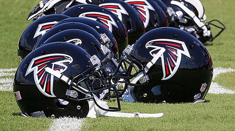 The Falcons signed two fullbacks on Tuesday.