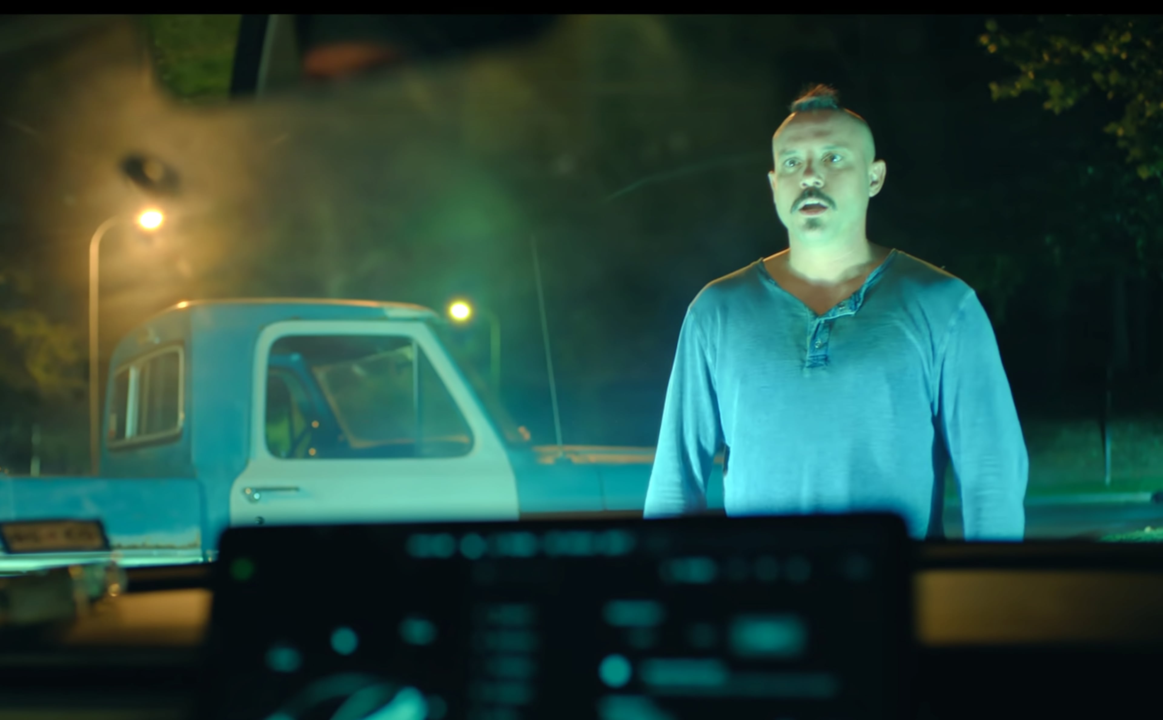 Kyle confronts Sophie during the Season 1 finale of "The Hunting Wives." (Netflix screenshot)