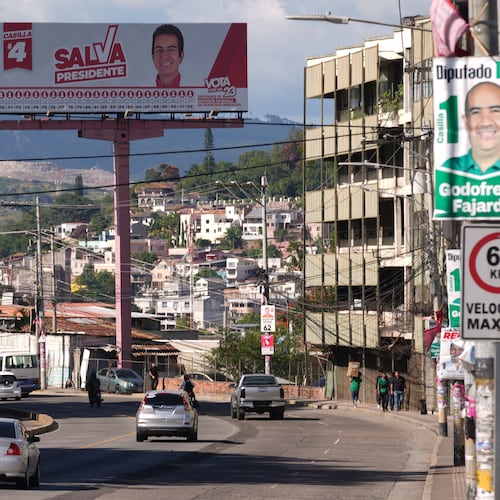A billboard promoting presidential candidate Salvador Nasralla of the Liberal Party stands in Tegucigalpa, Honduras, Thursday, Nov. 27, 2025, prior to general elections. (AP Photo/Moises Castillo)