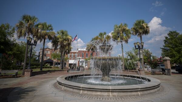 SWAINSBORO, GA -- The fountain at Swainsboro's Patriot Square is in the center of downtown. The proposed Georgia Hi-Lo Trail, creating a connection from the Athens area to Savannah, could pass through Swainsboro. (AJC Photo/Stephen B. Morton)