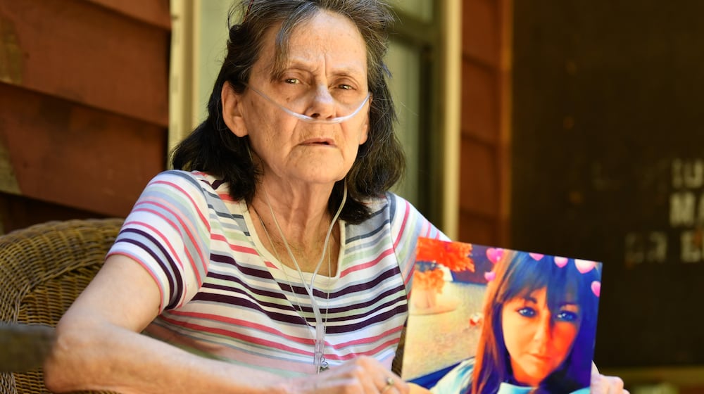 Pamela Dixon paid more than $10,000 in protection money as gangs at Pulaski State Prison have threatened her daughter Mary Lewis, who is an inmate there. (Hyosub Shin / Hyosub.Shin@ajc.com)