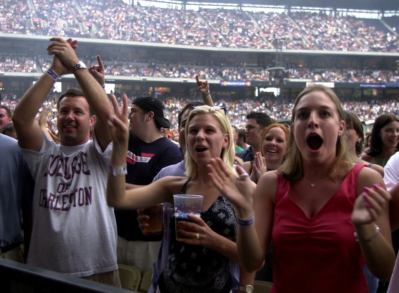 2001: Dave Matthews Band