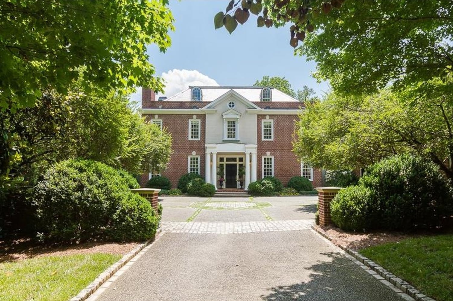 1976 W Paces Ferry Rd NW, Atlanta, GA 30327