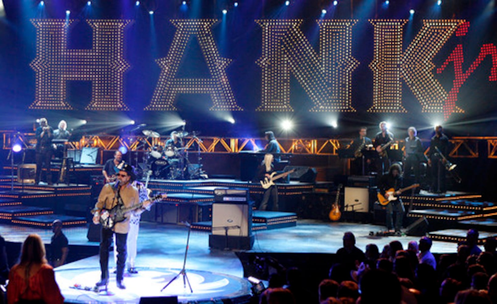 Hank Williams Jr. takes honors as 'CMT Giant'