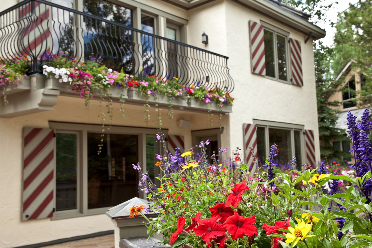 Colorado home rents for $2,850 to $11,195 per night