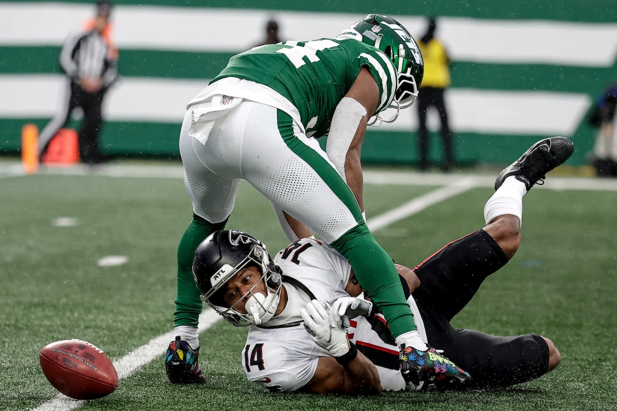 Atlanta Falcons wide receiver Jamal Agnew muffed a punt that he probably should not have attempted to catch in the first place, a play that led directly to a New York Jets touchdown. (Adam Hunger/AP)