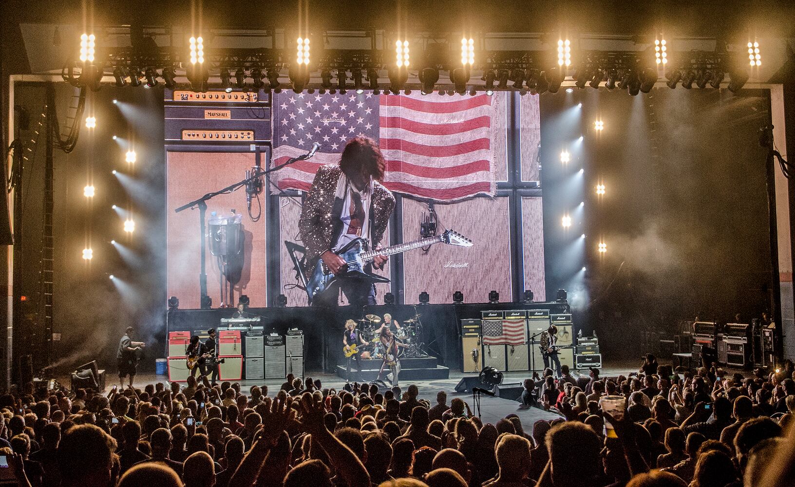 Legendary acts Aerosmith, Slash rock Cincinnati