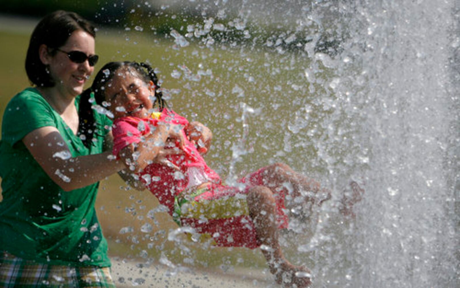 June 9, 2008: Today in Pictures