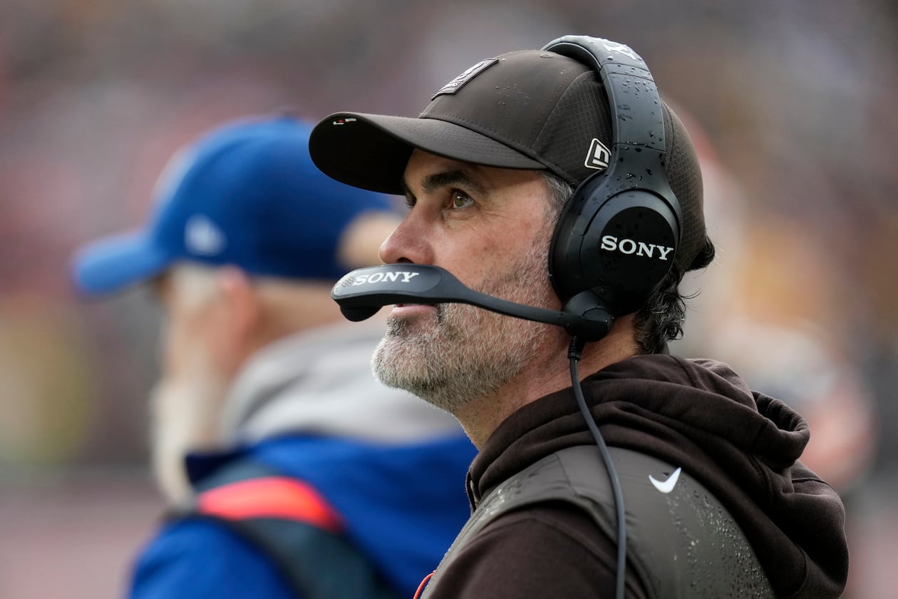 Cleveland Browns head coach Kevin Stefanski watches from the sideline during the first half of an NFL football game against the Pittsburgh Steelers, Sunday, Dec. 28, 2025, in Cleveland. (AP Photo/Sue Ogrocki)