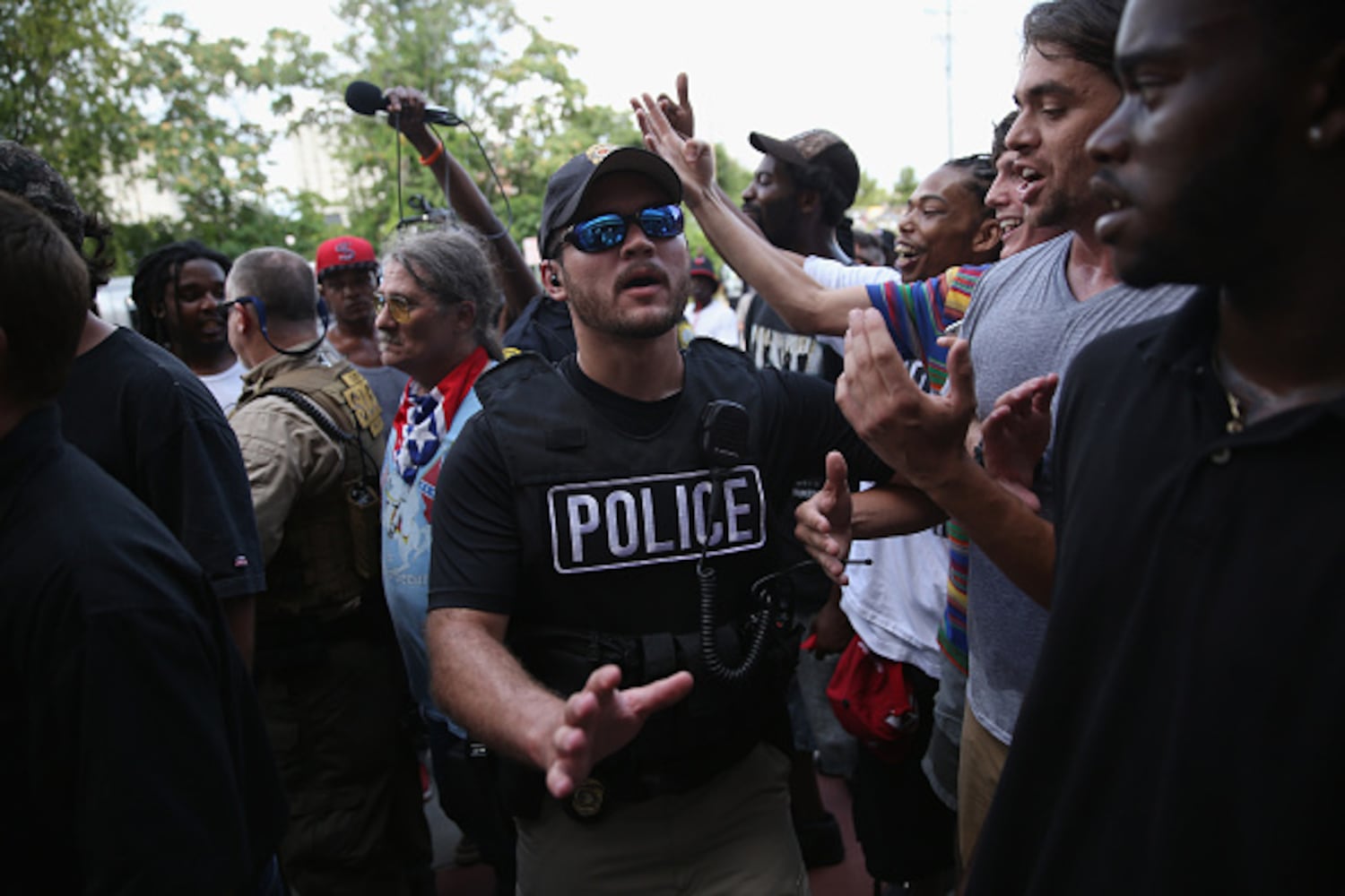 KKK rallies at South Carolina Statehouse