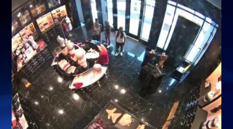 Authorities say they’ve busted a major shoplifting operation that may be responsible for stealing more than $300,000 worth of merchandise from metro Atlanta stores.