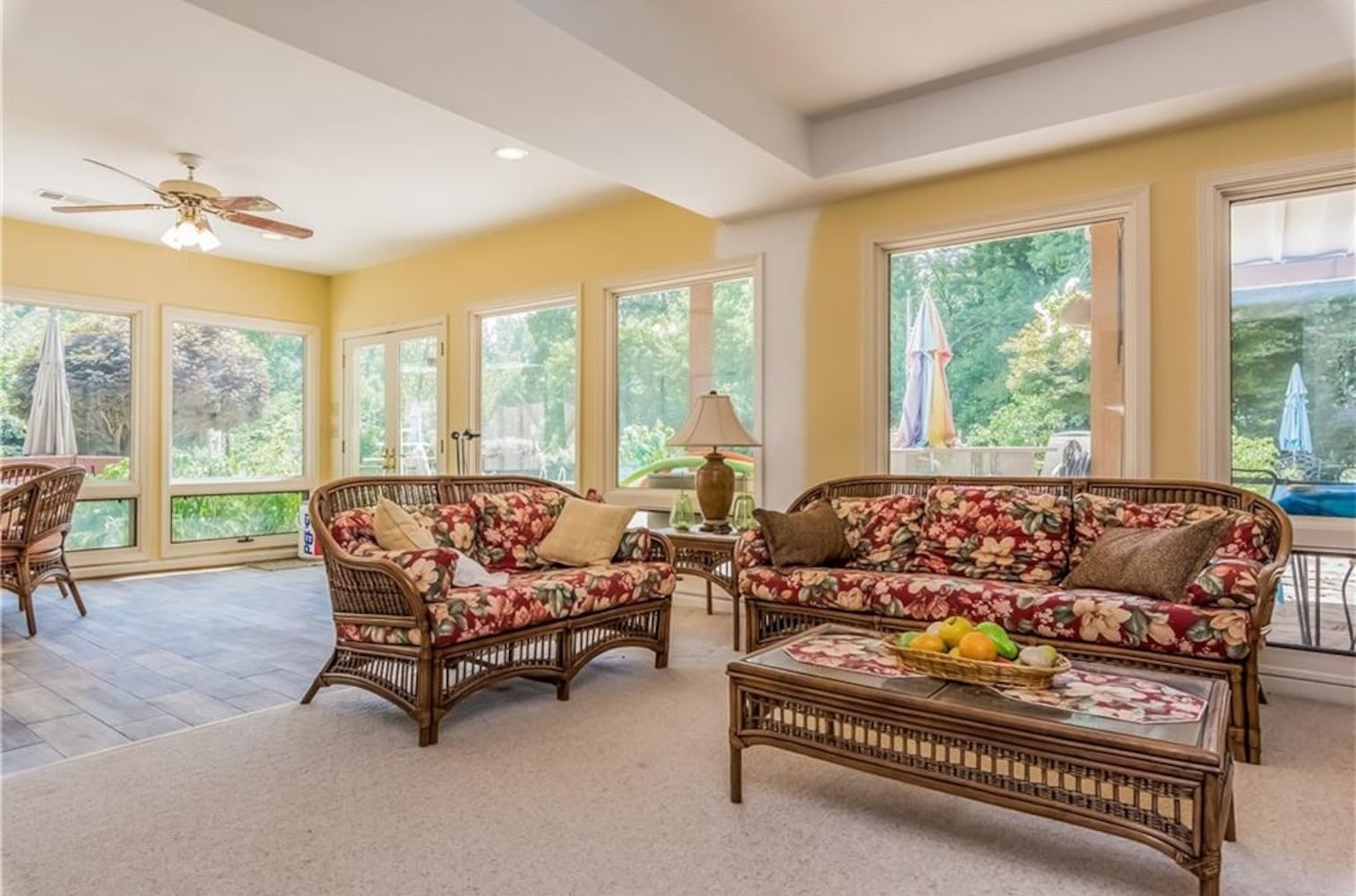 370 Arroyo Dr, Roswell, GA 30075