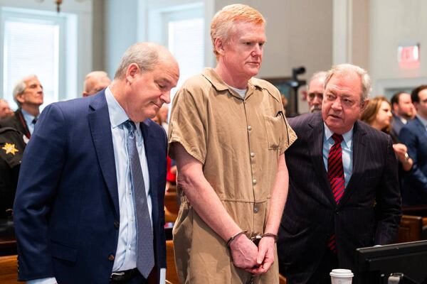 Alex Murdaugh (center) prior to his 2023 sentencing in Colleton County, South Carolina.