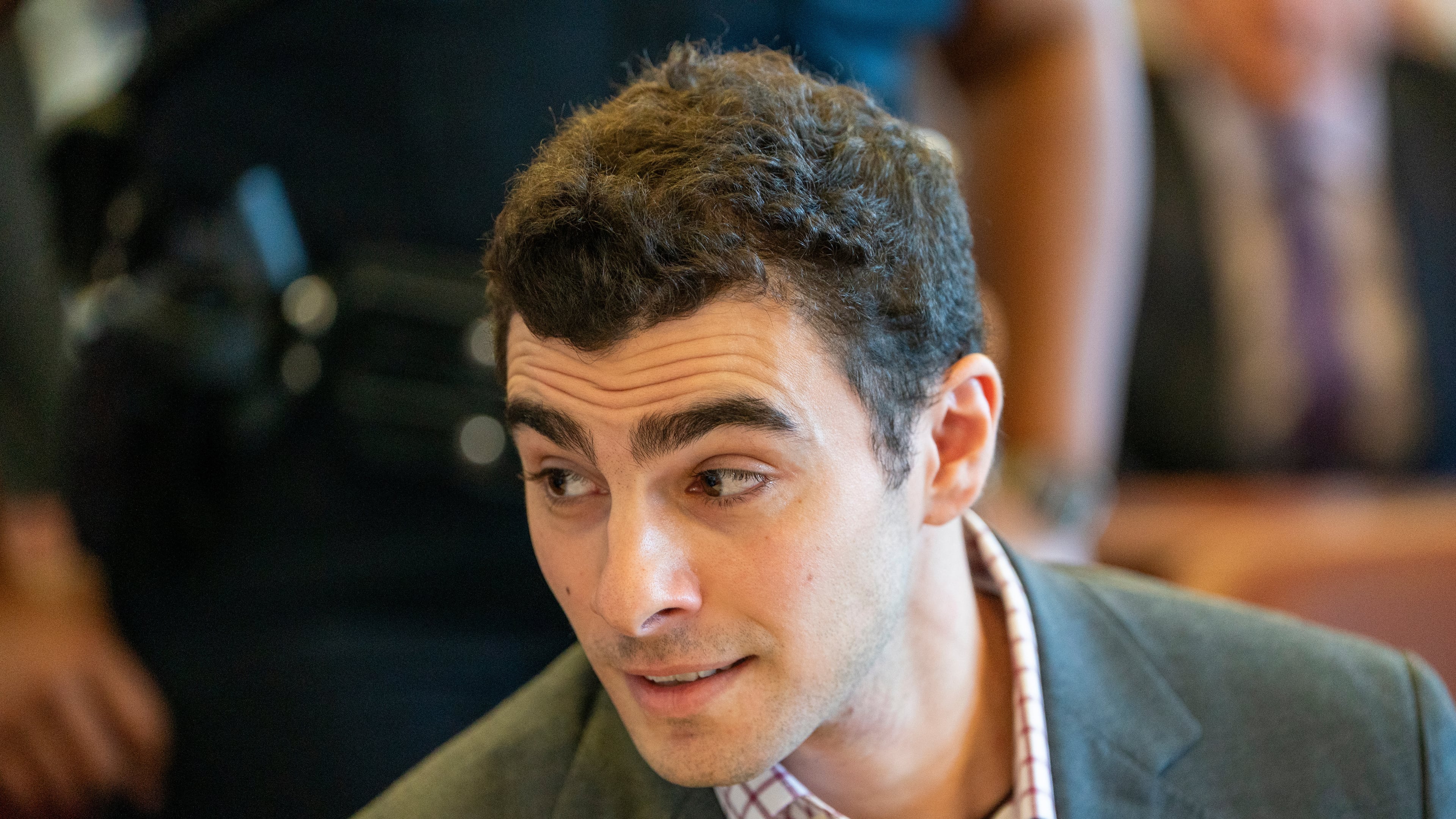 Luigi Mangione, center, appears in court for an evidence hearing, Monday, Dec. 1, 2025, in New York. (Steven Hirsch/New York Post via AP, Pool)